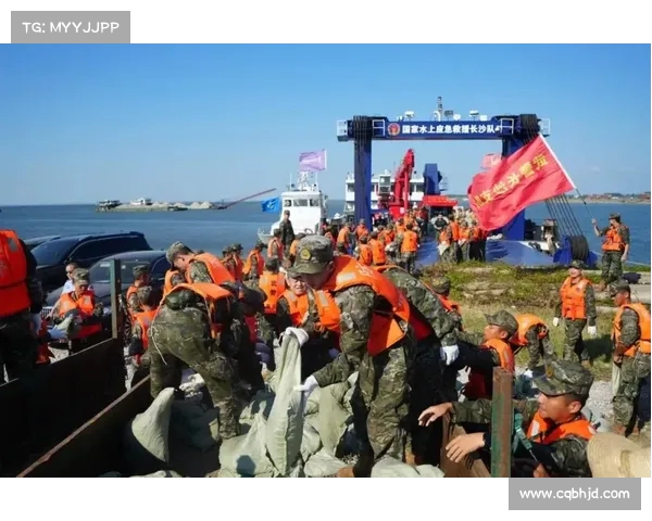 武警首批部队赶赴洞庭湖决堤险情现场,全力协助防洪抢险 武警首批部队赶赴洞庭湖决堤险情现场,全力协助防洪抢险